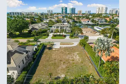 3670 Crayton Rd, Naples, FL 34103 - Photo 3