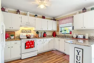 119 Lake Point Ln, Naples, FL 34112 - Photo 11