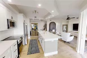 2185 Arielle Dr, Naples, FL 34109 - Photo 5