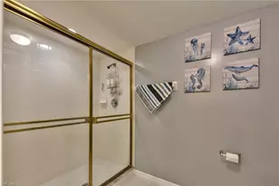 7360 Glenmoor Ln, Naples, FL 34104 - Photo 13