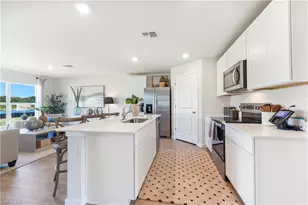 14176 Hemingway Oaks Trl, Fort Myers, FL 33905 - Photo 7