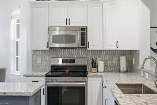 7842 Hawthorne Dr, Naples, FL 34113 - Photo 17