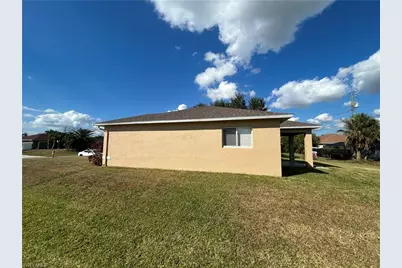 813 SW 10th Pl, Cape Coral, FL 33991 - Photo 3