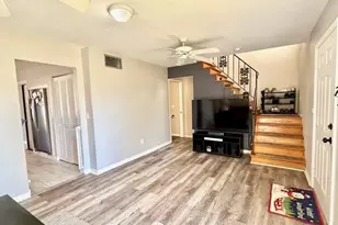 27673 Los Amigos Ln, Bonita Springs, FL 34135 - Photo 7