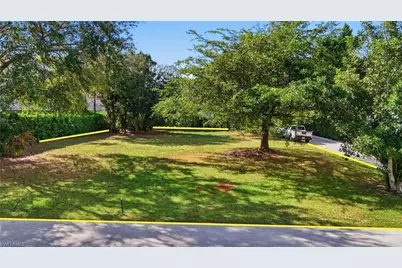 245 5th St N, Naples, FL 34102 - Photo 5