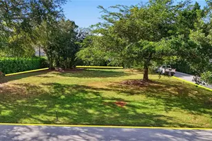 245 5th St N, Naples, FL 34102 - Photo 5