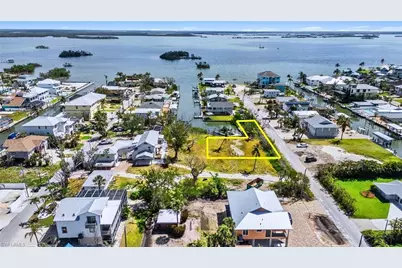 191 Bahia Via, Fort Myers Beach, FL 33931 - Photo 1