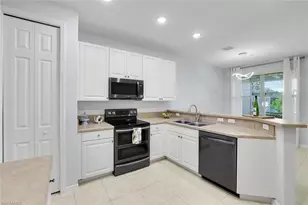 1370 Mariposa Cir, Naples, FL 34105 - Photo 11