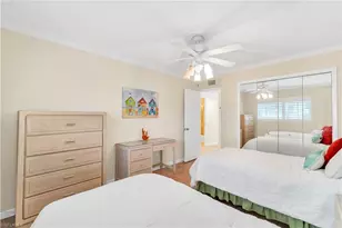 2100 Gulf Shore Blvd N, Naples, FL 34102 - Photo 21
