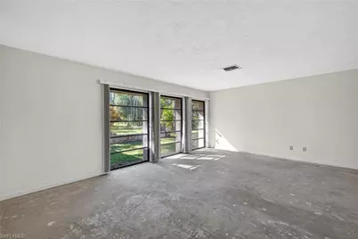 6811 Sandalwood Ln, Naples, FL 34109 - Photo 7