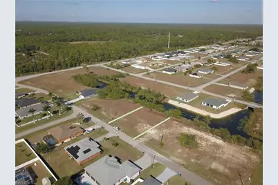 825 NE 32nd Ter, Cape Coral, FL 33909 - Photo 5