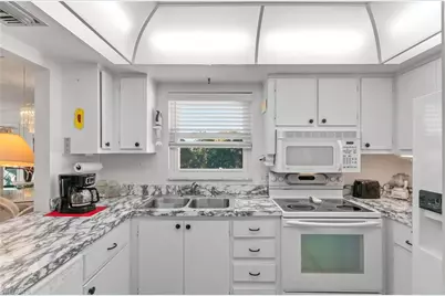 5 High Point Cir W #301, Naples, FL 34103 - Photo 3