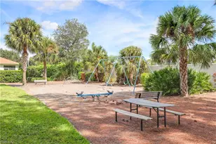 223 Stanhope Cir, Naples, FL 34104 - Photo 29