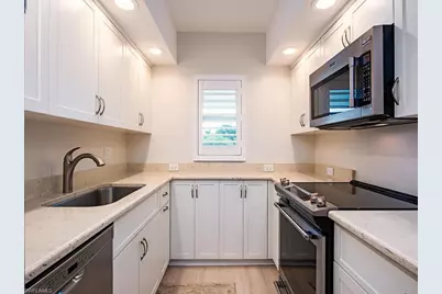 218 Banyan Blvd #218, Naples, FL 34102 - Photo 7