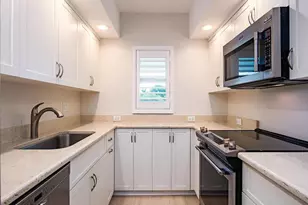 218 Banyan Blvd, Naples, FL 34102 - Photo 7