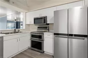 9610 Victoria Ln, Naples, FL 34109 - Photo 5