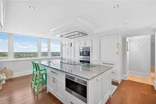 5601 Turtle Bay Dr, Naples, FL 34108 - Photo 9