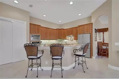 904 Glen Lake Cir, Naples, FL 34119 - Photo 9