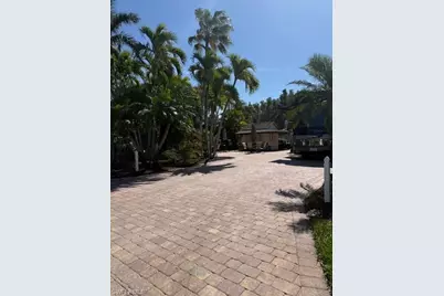 4572 Southern Breeze Dr, Naples, FL 34114 - Photo 1