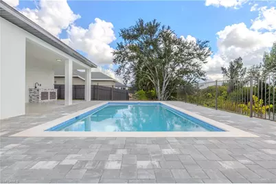 1820 SW 2nd St, Cape Coral, FL 33991 - Photo 11