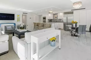 2750 Gulf Shore Blvd N, Naples, FL 34103 - Photo 19