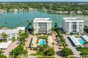 2750 Gulf Shore Blvd N, Naples, FL 34103 - Photo 3