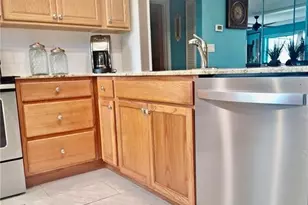 7104 Nantucket Cir, North Fort Myers, FL 33917 - Photo 5