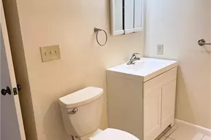 124 Cypress Way E, Naples, FL 34110 - Photo 9