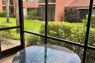 124 Cypress Way E, Naples, FL 34110 - Photo 15