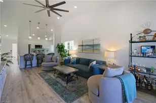 688 Wiggins Lake Dr, Naples, FL 34110 - Photo 7