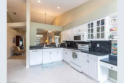 5595 Greenwood Cir #92, Naples, FL 34112 - Photo 23