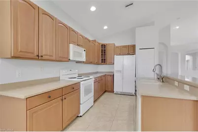 9180 Spanish Moss Way #922, Bonita Springs, FL 34135 - Photo 11