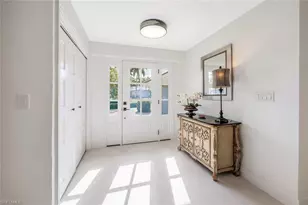 735 Parkview Ln, Naples, FL 34103 - Photo 3