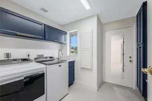 735 Parkview Ln, Naples, FL 34103 - Photo 23