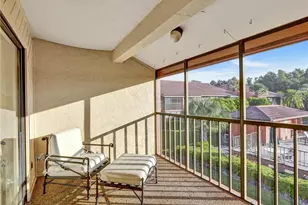 114 Cypress Way E, Naples, FL 34110 - Photo 15