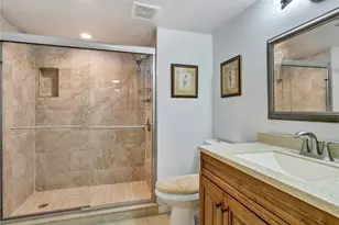 114 Cypress Way E, Naples, FL 34110 - Photo 23