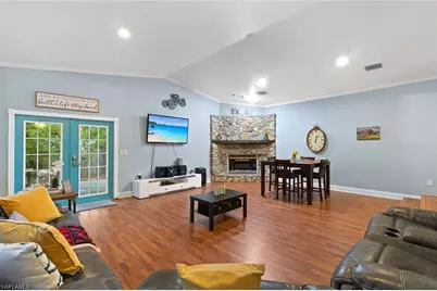 460 9th St SW, Naples, FL 34117 - Photo 13