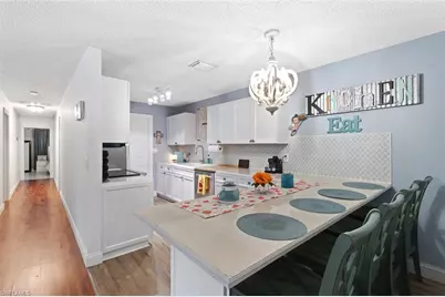 460 9th St SW, Naples, FL 34117 - Photo 9