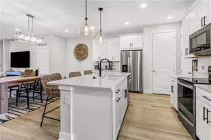 13082 Pembroke Dr, Naples, FL 34105 - Photo 7