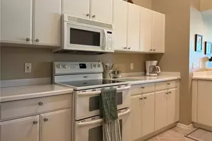 8165 Celeste Dr, Naples, FL 34113 - Photo 7