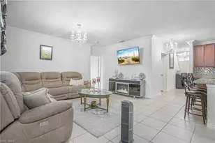 673 Hadley St E, Naples, FL 34104 - Photo 13