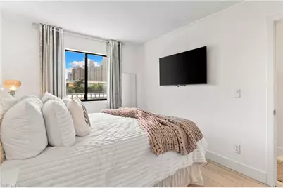 260 Southbay Dr #107, Naples, FL 34108 - Photo 3