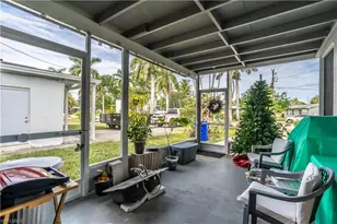 1360 5th Ave N, Naples, FL 34102 - Photo 17