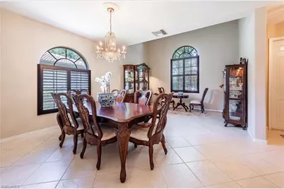 3911 Aurora Ct, Naples, FL 34116 - Photo 5