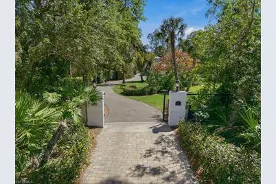 6480 Sandalwood Ln, Naples, FL 34109 - Photo 37