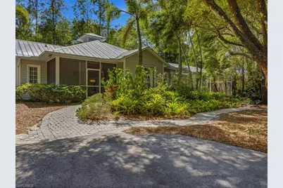 6480 Sandalwood Ln, Naples, FL 34109 - Photo 27