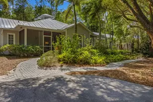 6480 Sandalwood Ln, Naples, FL 34109 - Photo 27