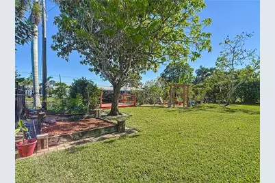 458 W Valley Dr, Bonita Springs, FL 34134 - Photo 21