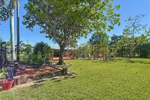 458 W Valley Dr, Bonita Springs, FL 34134 - Photo 21