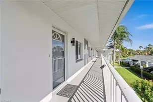 121 Gabriel Cir, Naples, FL 34104 - Photo 3